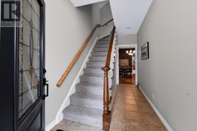 54 TRAFALGAR STREET Goderich (Goderich (Town)) Ontario photo 2