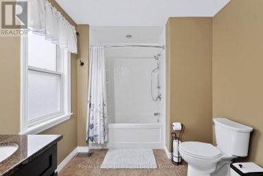 54 TRAFALGAR STREET Goderich (Goderich (Town)) Ontario photo 21