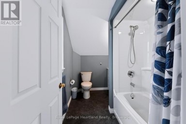 54 TRAFALGAR STREET Goderich (Goderich (Town)) Ontario photo 26