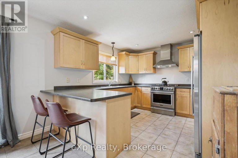 128 KEATING DRIVE, Centre Wellington (Elora/Salem), Ontario, N0B1S0