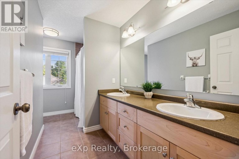 128 KEATING DRIVE, Centre Wellington (Elora/Salem), Ontario, N0B1S0