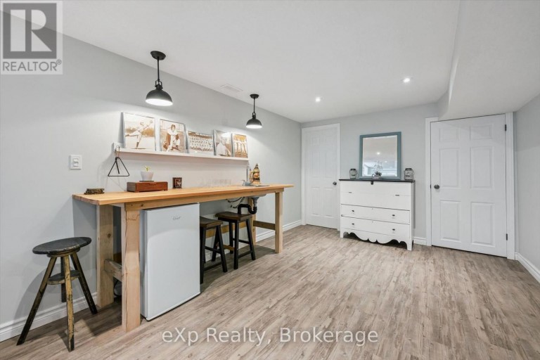 128 KEATING DRIVE, Centre Wellington (Elora/Salem), Ontario, N0B1S0
