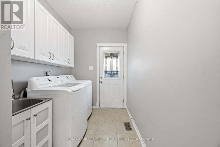 113 GLENABBEY DRIVE, Clarington (Courtice), Ontario, L1E2B6