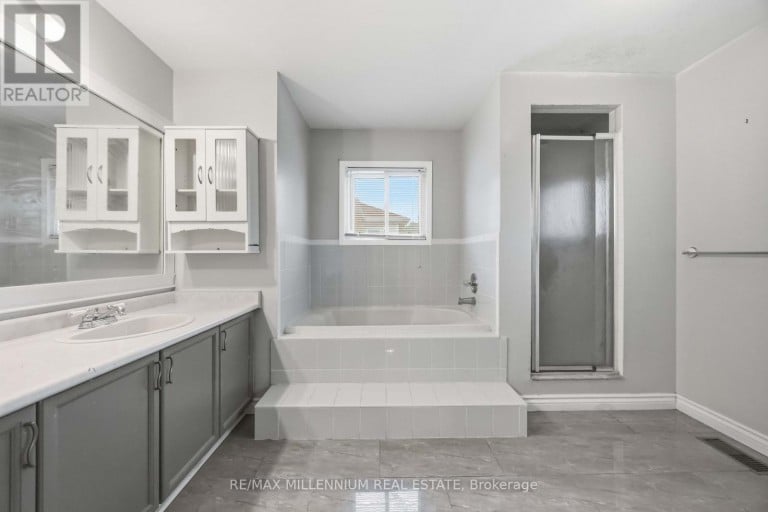 113 GLENABBEY DRIVE, Clarington (Courtice), Ontario, L1E2B6