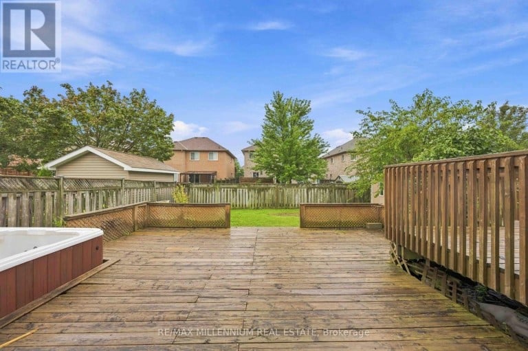 113 GLENABBEY DRIVE, Clarington (Courtice), Ontario, L1E2B6