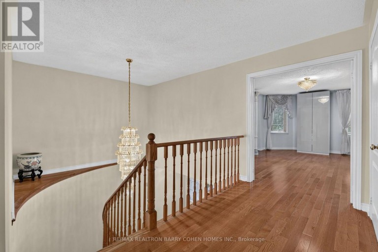 50 OAKHURST DRIVE, Vaughan (Beverley Glen), Ontario, L4J7V3