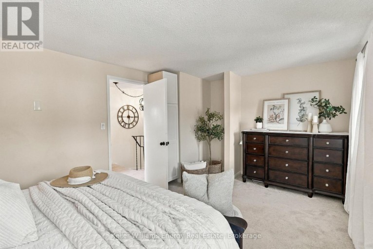 6 OVERBANK DRIVE, Oshawa (McLaughlin), Ontario, L1J7X9
