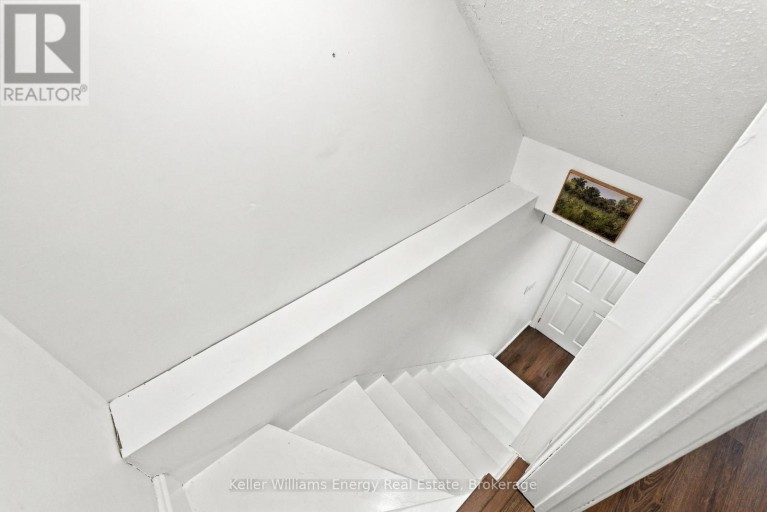 6 OVERBANK DRIVE, Oshawa (McLaughlin), Ontario, L1J7X9