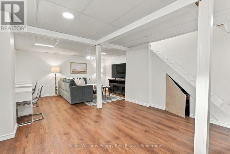6 OVERBANK DRIVE, Oshawa (McLaughlin), Ontario, L1J7X9