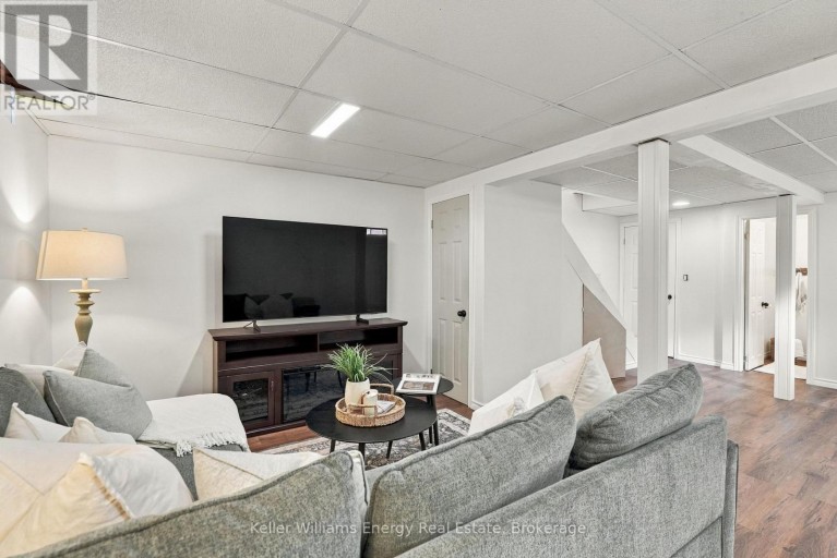 6 OVERBANK DRIVE, Oshawa (McLaughlin), Ontario, L1J7X9