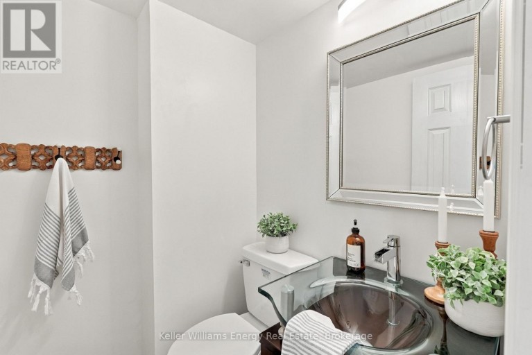 6 OVERBANK DRIVE, Oshawa (McLaughlin), Ontario, L1J7X9