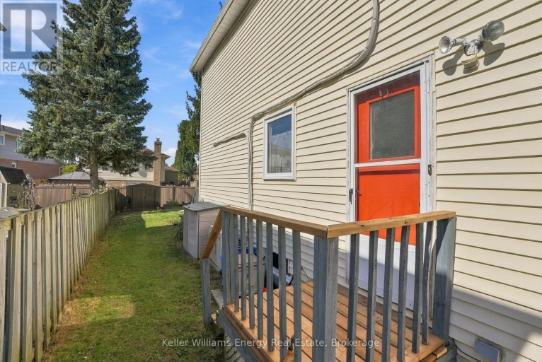 6 OVERBANK DRIVE, Oshawa (McLaughlin), Ontario, L1J7X9