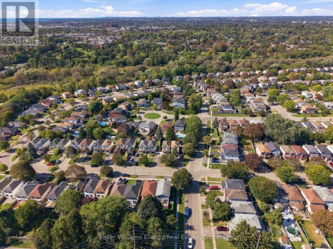 6 OVERBANK DRIVE, Oshawa (McLaughlin), Ontario, L1J7X9