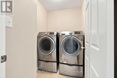 884 REEVES AVENUE London North (North I) Ontario photo 37