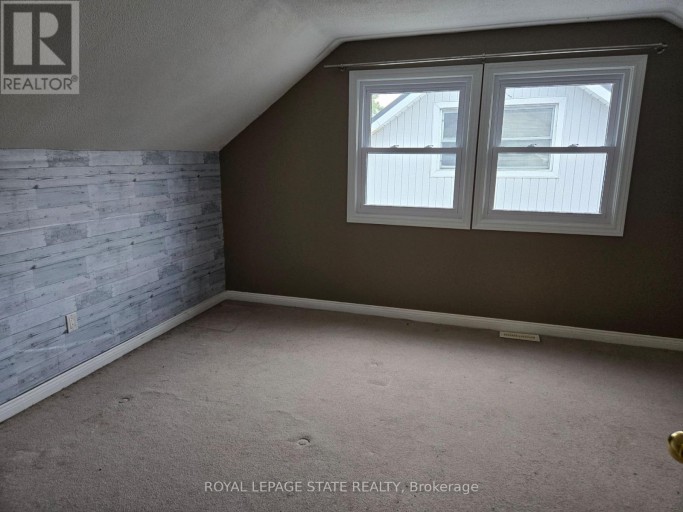 325 SIMPSON AVENUE, Welland (Lincoln/Crowland), Ontario, L3B4Y7