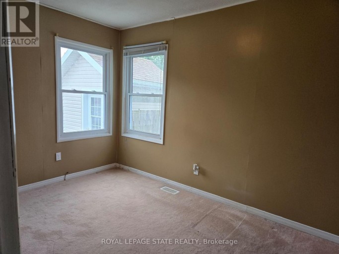 325 SIMPSON AVENUE, Welland (Lincoln/Crowland), Ontario, L3B4Y7