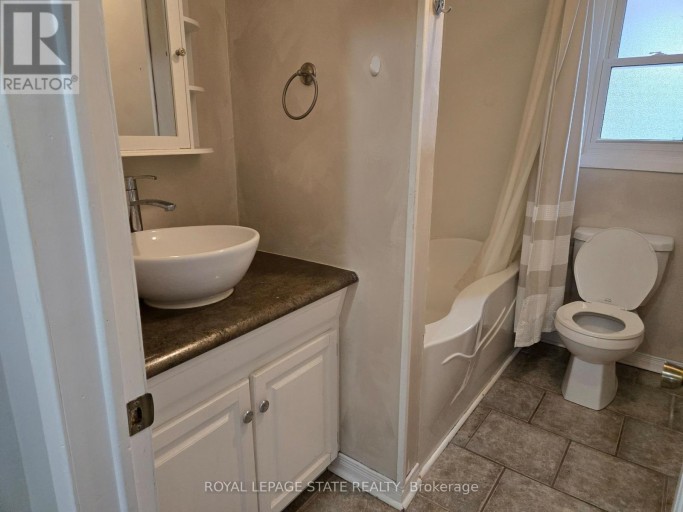 325 SIMPSON AVENUE, Welland (Lincoln/Crowland), Ontario, L3B4Y7