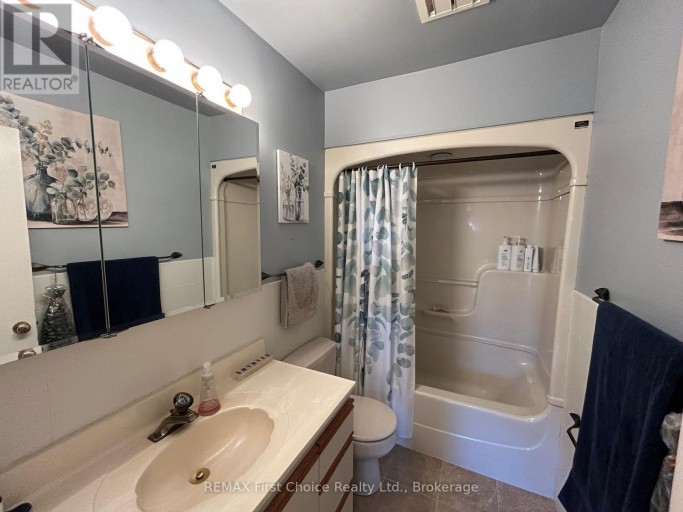 176 CRESCENT AVENUE, Thunder Bay (Grandview), Ontario, P7A7K6
