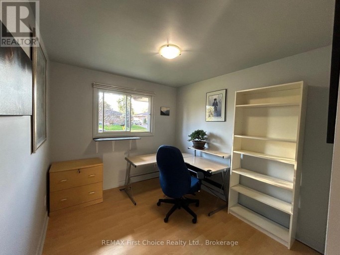 176 CRESCENT AVENUE, Thunder Bay (Grandview), Ontario, P7A7K6