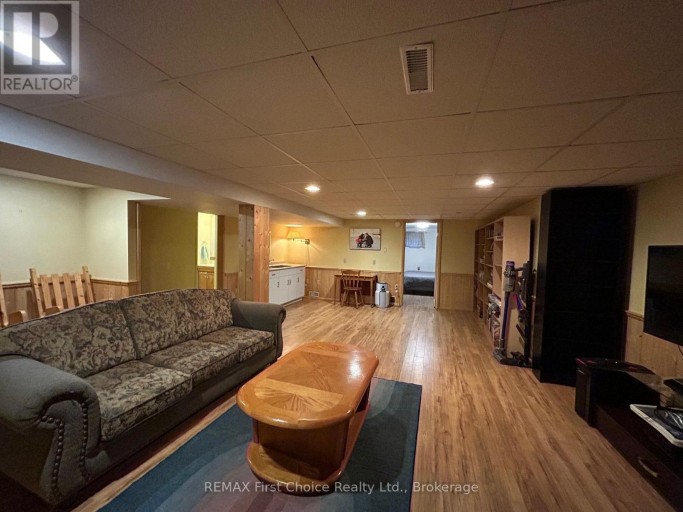 176 CRESCENT AVENUE, Thunder Bay (Grandview), Ontario, P7A7K6
