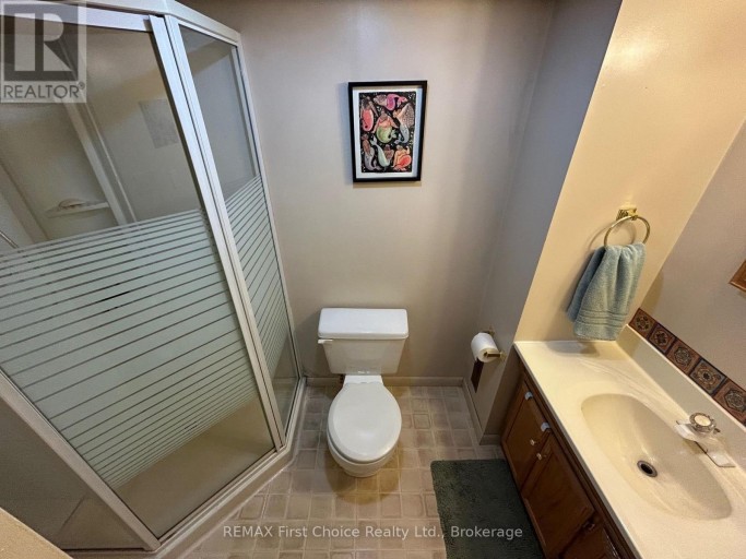 176 CRESCENT AVENUE, Thunder Bay (Grandview), Ontario, P7A7K6