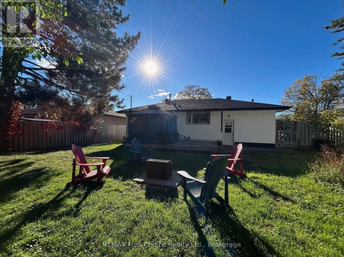 176 CRESCENT AVENUE, Thunder Bay (Grandview), Ontario, P7A7K6