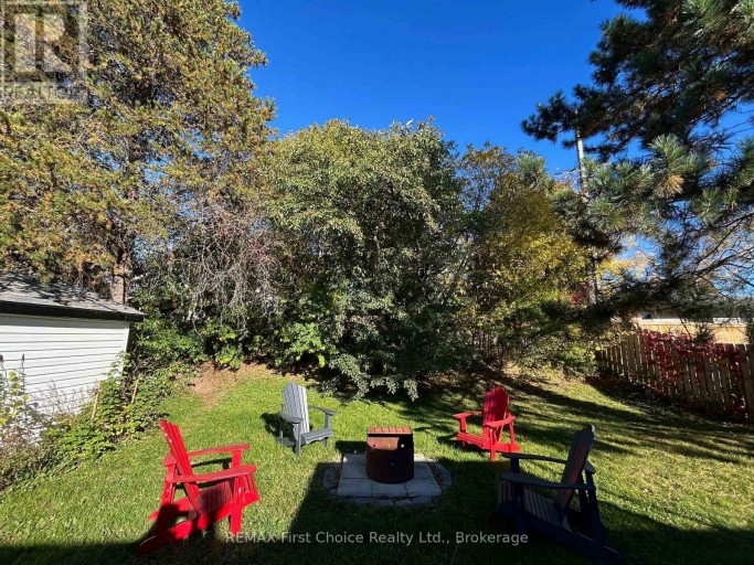 176 CRESCENT AVENUE, Thunder Bay (Grandview), Ontario, P7A7K6