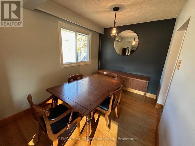 176 CRESCENT AVENUE, Thunder Bay (Grandview), Ontario, P7A7K6