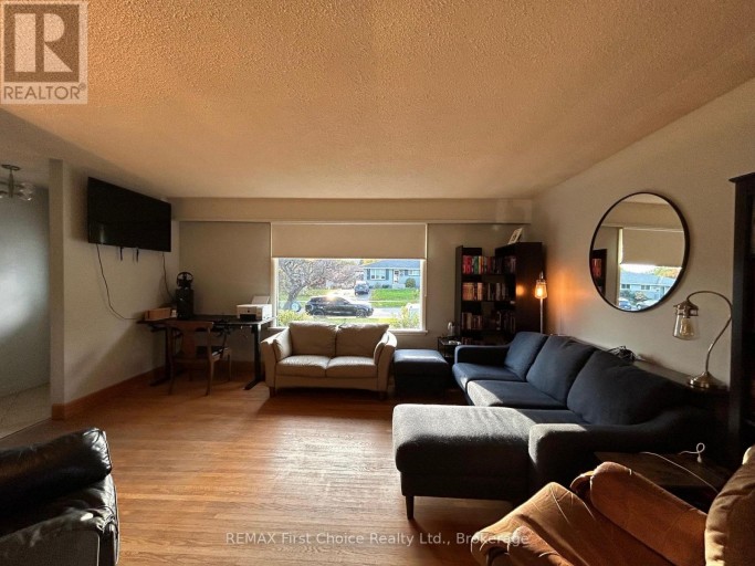 176 CRESCENT AVENUE, Thunder Bay (Grandview), Ontario, P7A7K6