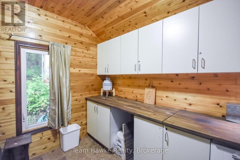 56 MCARTHUR DRIVE, Penetanguishene, Ontario, L9M1W9