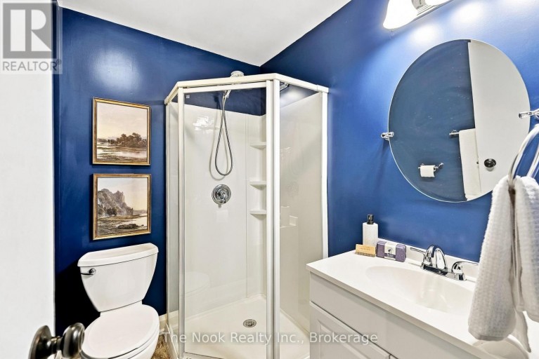 293 BRIGHTON COURT, Oshawa (Eastdale), Ontario, L1G6H5