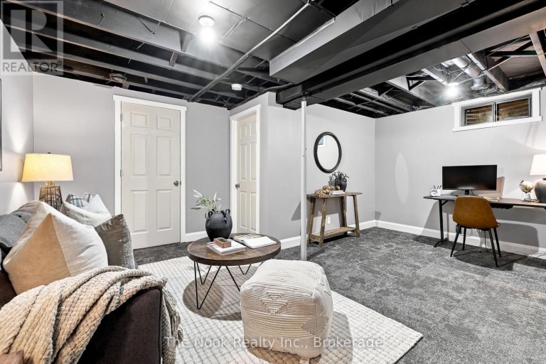 293 BRIGHTON COURT, Oshawa (Eastdale), Ontario, L1G6H5