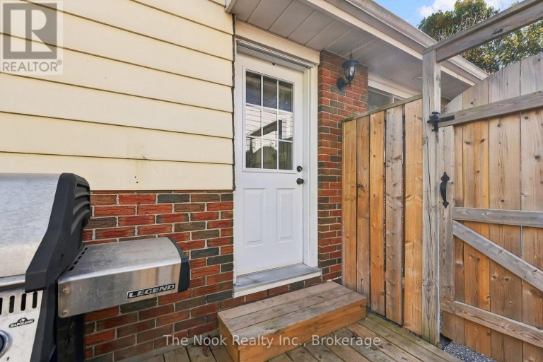 293 BRIGHTON COURT, Oshawa (Eastdale), Ontario, L1G6H5