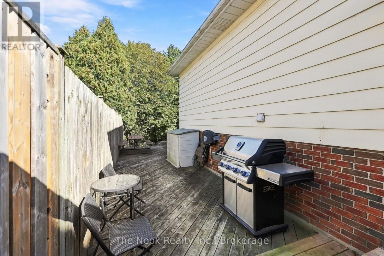 293 BRIGHTON COURT, Oshawa (Eastdale), Ontario, L1G6H5