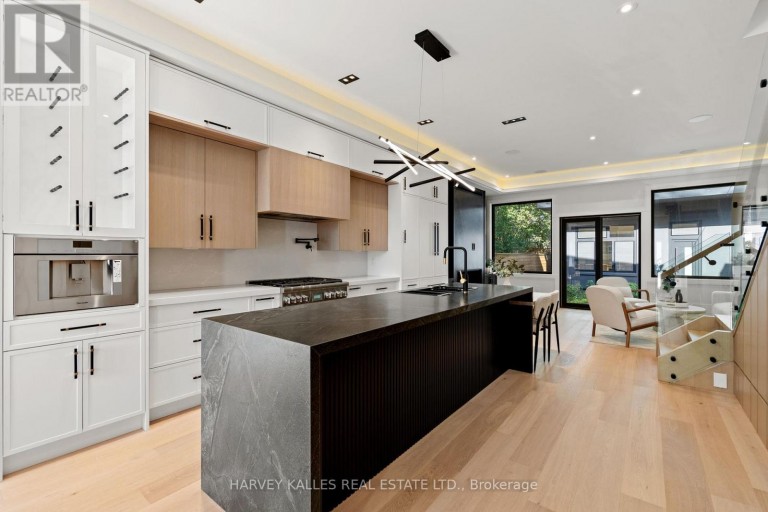 199 ARLINGTON AVENUE, Toronto (Humewood-Cedarvale), Ontario, M6C2Z4
