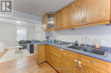 160 QUEEN STREET E Wellington North (Mount Forest) Ontario photo 12