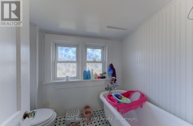 160 QUEEN STREET E Wellington North (Mount Forest) Ontario photo 17