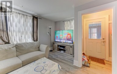 160 QUEEN STREET E Wellington North (Mount Forest) Ontario photo 3