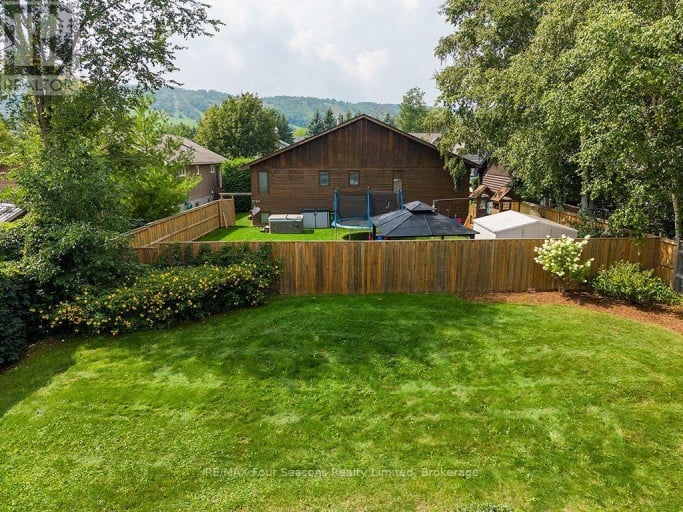 104 LAURIE'S COURT, Blue Mountains, Ontario, L9Y0L4