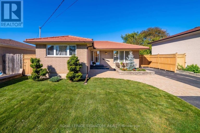 28 CANDLEWOOD CRESCENT, Toronto (York University Heights), Ontario, M3J1G8