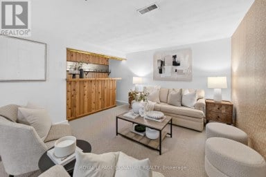 28 CANDLEWOOD CRESCENT Toronto (York University Heights) Ontario photo 19