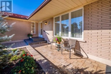 28 CANDLEWOOD CRESCENT Toronto (York University Heights) Ontario photo 2