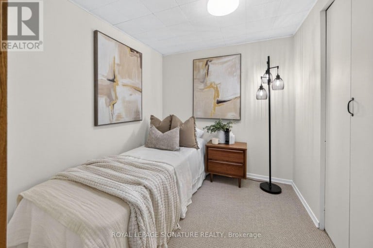 28 CANDLEWOOD CRESCENT, Toronto (York University Heights), Ontario, M3J1G8