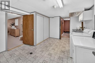 28 CANDLEWOOD CRESCENT Toronto (York University Heights) Ontario photo 27
