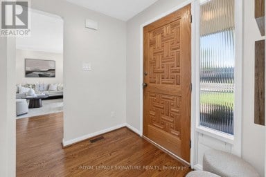 28 CANDLEWOOD CRESCENT Toronto (York University Heights) Ontario photo 3