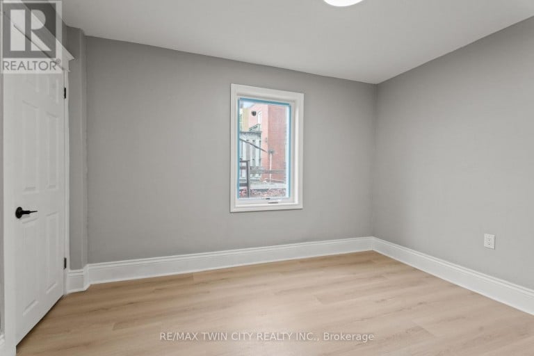 88 GAGE AVENUE S, Hamilton (Stipley), Ontario, L8M3C9