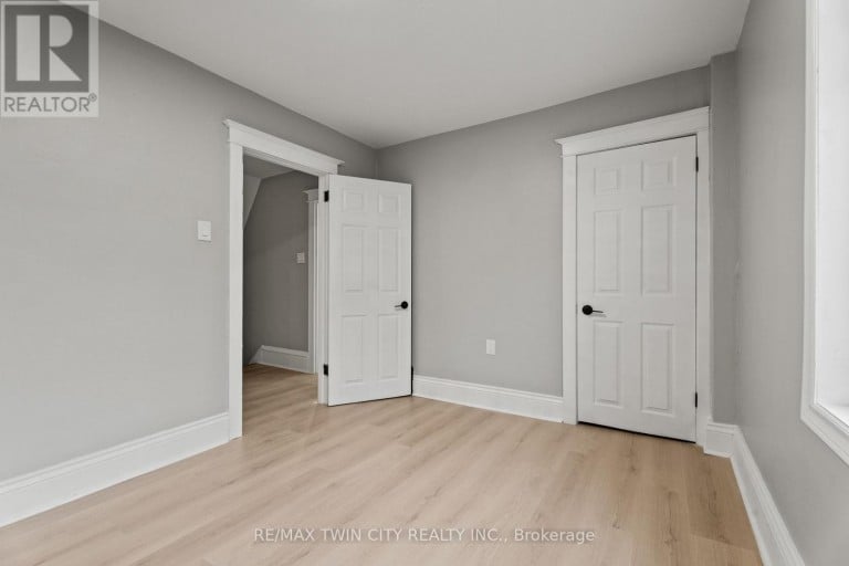 88 GAGE AVENUE S, Hamilton (Stipley), Ontario, L8M3C9