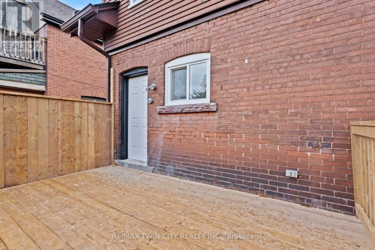 88 GAGE AVENUE S, Hamilton (Stipley), Ontario, L8M3C9