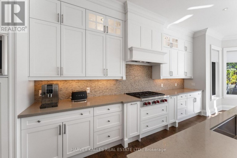 717 WOBURN AVENUE, Toronto (Bedford Park-Nortown), Ontario, M5M1M2
