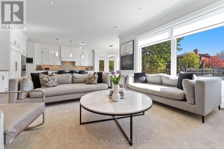 717 WOBURN AVENUE, Toronto (Bedford Park-Nortown), Ontario, M5M1M2